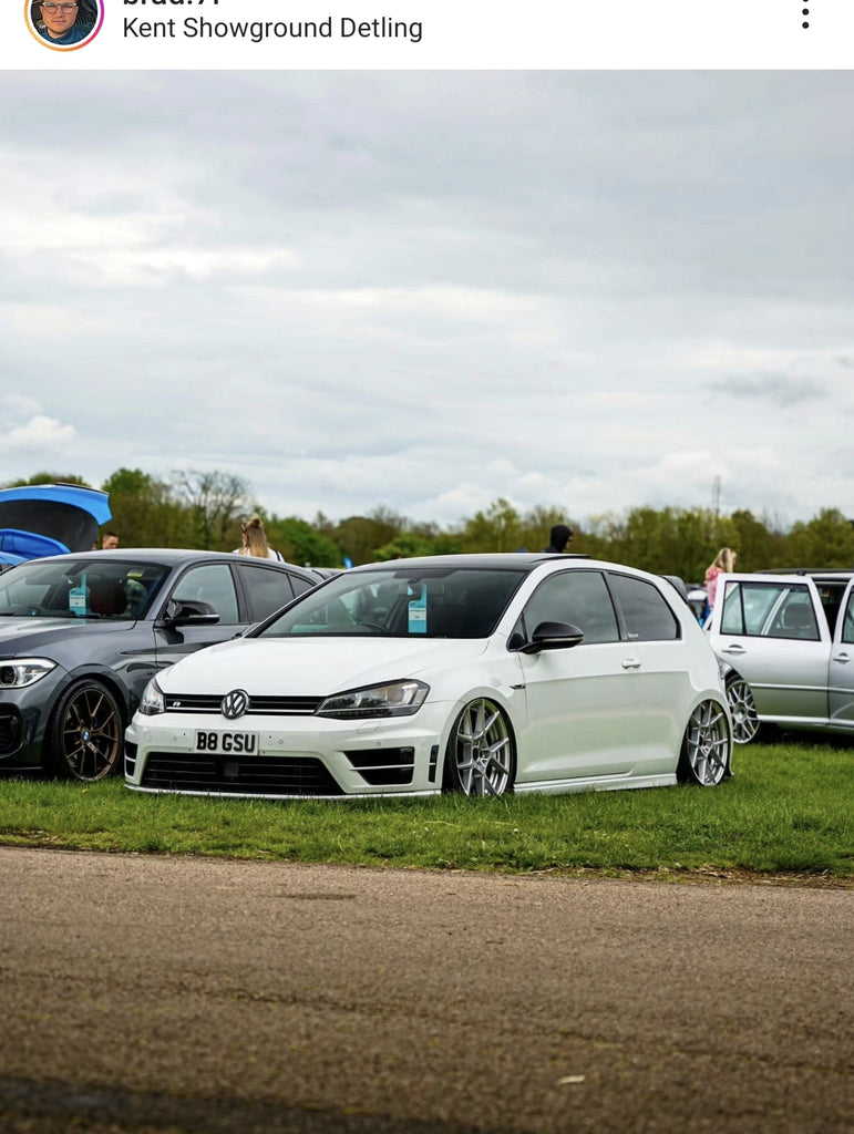 Bagged MK7 VW Golf R with some short 3D gel plates