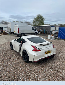 Nissan 370z Nismo with some short 4D gel plates