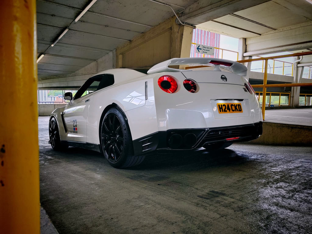 Nissan GTR with some short 3D gel plates