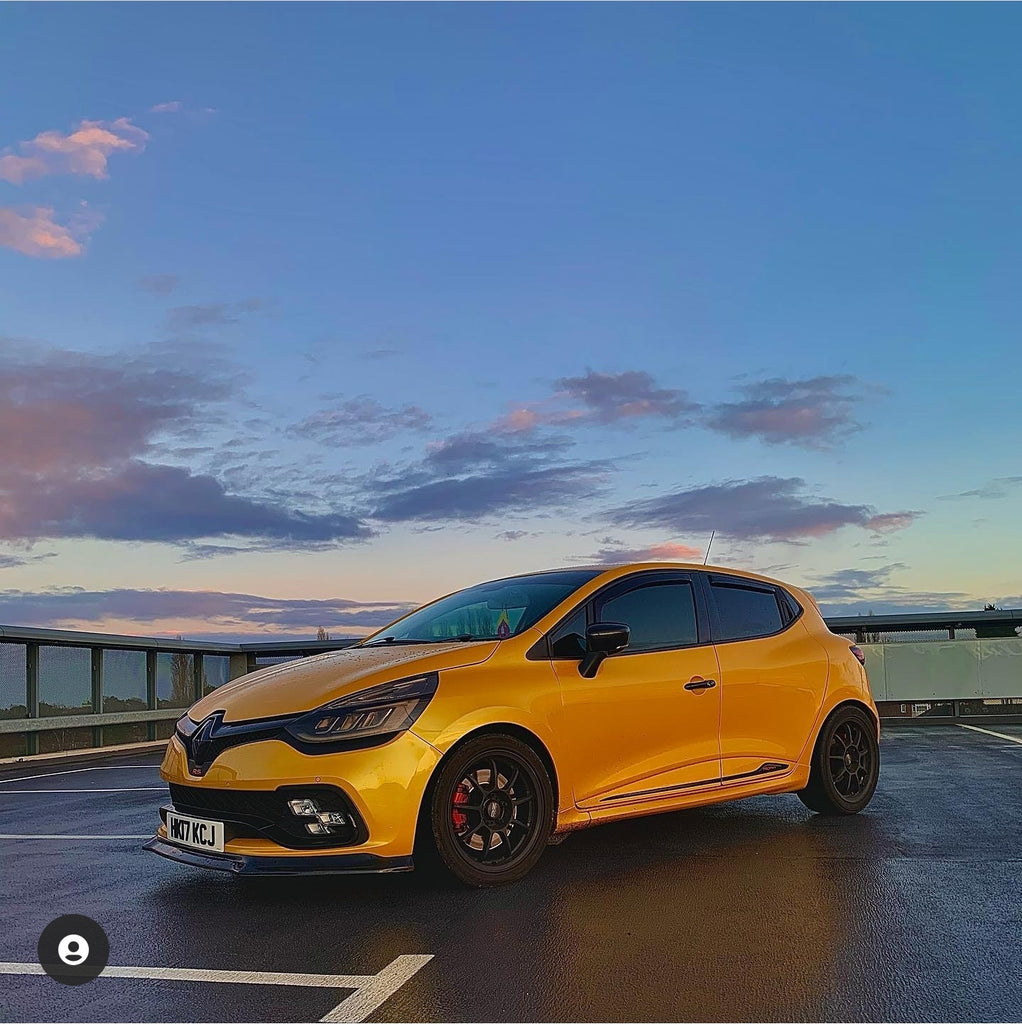 Liquid Yellow Renault Clio RS with some 4D Plates
