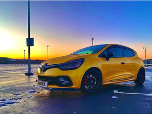 Liquid Yellow Clio RS Trophy looks stunning with some 4D plates