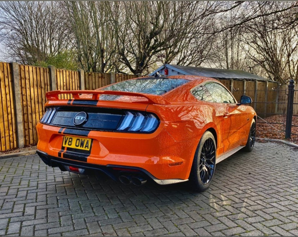 Orange Ford Mustang GT with some short 3D gels plates
