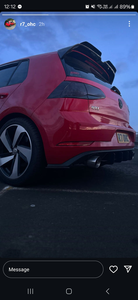 VW Golf GTI with some short 3D gel plates